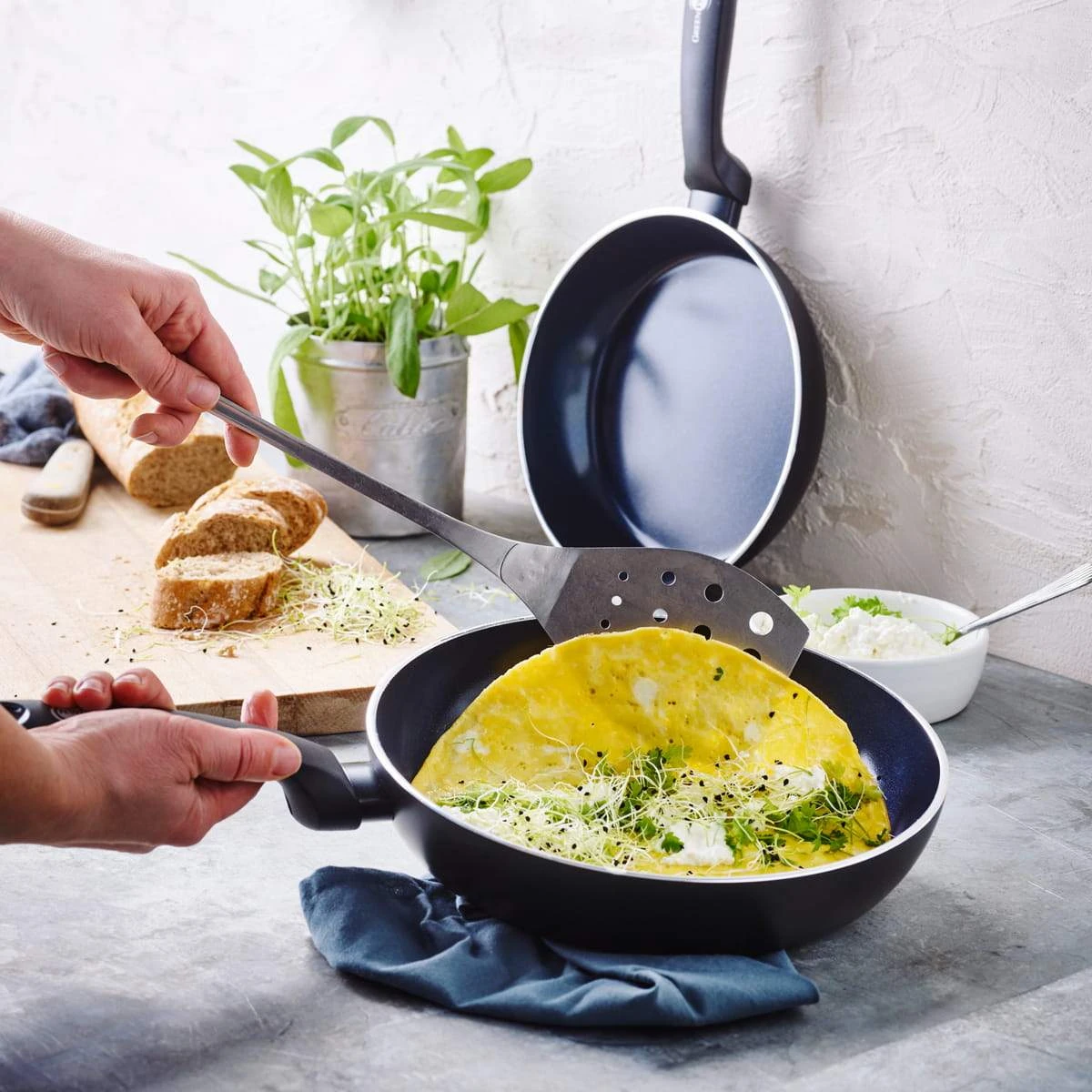 Torino<br> Frying Pan, Black - 20cm 5 Torino<br> Frying Pan, Black - 20cm - Image 5