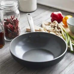 Chatham<br> WOK, DARK GREY - 28CM 9 Chatham<br> WOK, DARK GREY - 28CM -Chic Kitchen Utensils CC002290 001 Chatham CHATHAM WOK DARK GREY 28CM 3 18e00795 97c4 4022 b1ac 89fc366c16a6