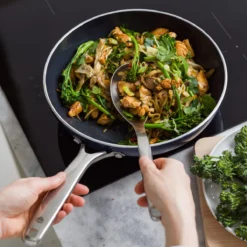 Blue Diamond<br> Classic 26cm Frypan 9 Blue Diamond<br> Classic 26cm Frypan -Chic Kitchen Utensils CC002737 001 Blue Diamond Blue Diamond Classic 26cm Frypan 3 e3fe92e7 d1bd 4618 9149 3578f325538c