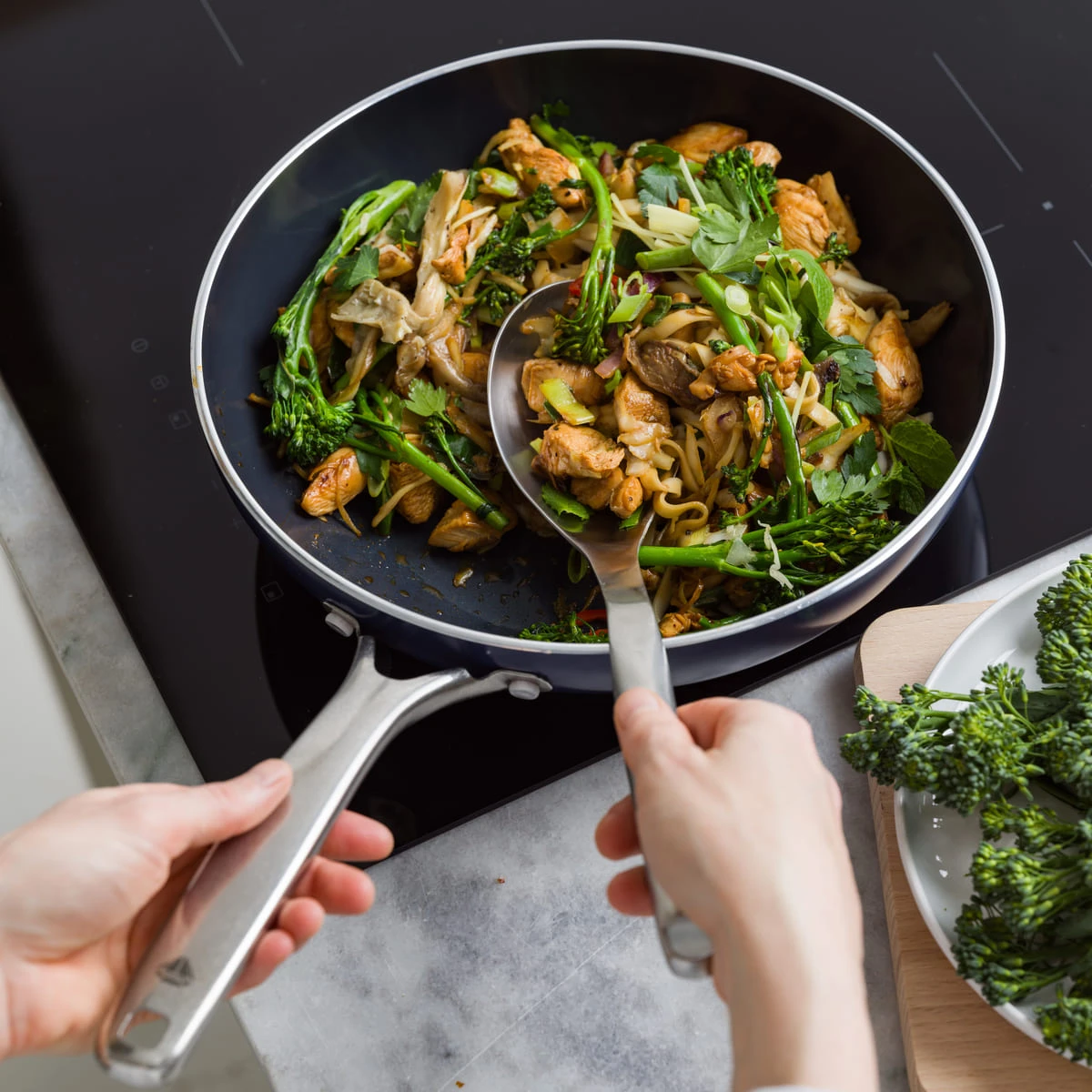 Blue Diamond<br> Classic 26cm Frypan 3 Blue Diamond<br> Classic 26cm Frypan - Image 3