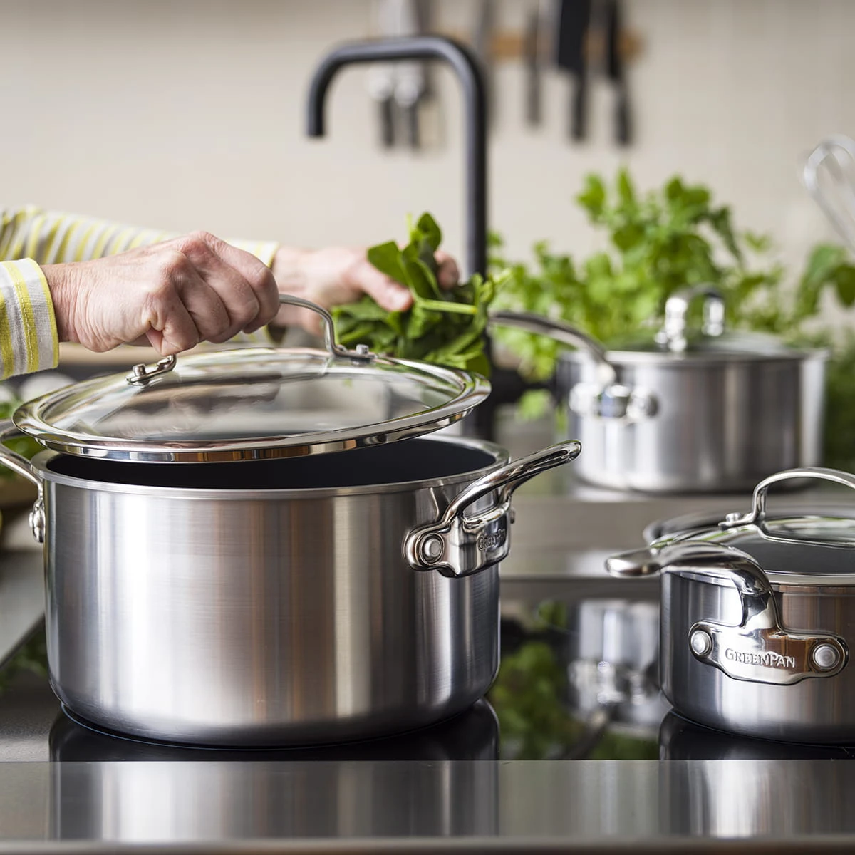 Premiere<br> Stock Pot With Lid, Stainless Steel - 24cm 3 Premiere<br> Stock Pot With Lid, Stainless Steel - 24cm - Image 3