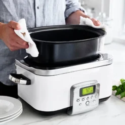 Slow Cooker<br> Cloud Cream, 6L -Chic Kitchen Utensils CC005724 001 SLOW COOKER CLOUD CREAM 6L 7 R1 c549de1f df90 492f 8cf9 808c1cc7add2 scaled