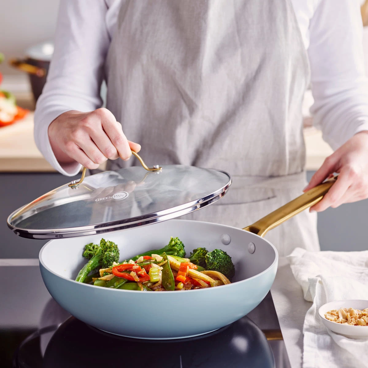 Padova<br> WOK WITH LID, SMOKEY SKY BLUE - 28CM 6 Padova<br> WOK WITH LID, SMOKEY SKY BLUE - 28CM - Image 6