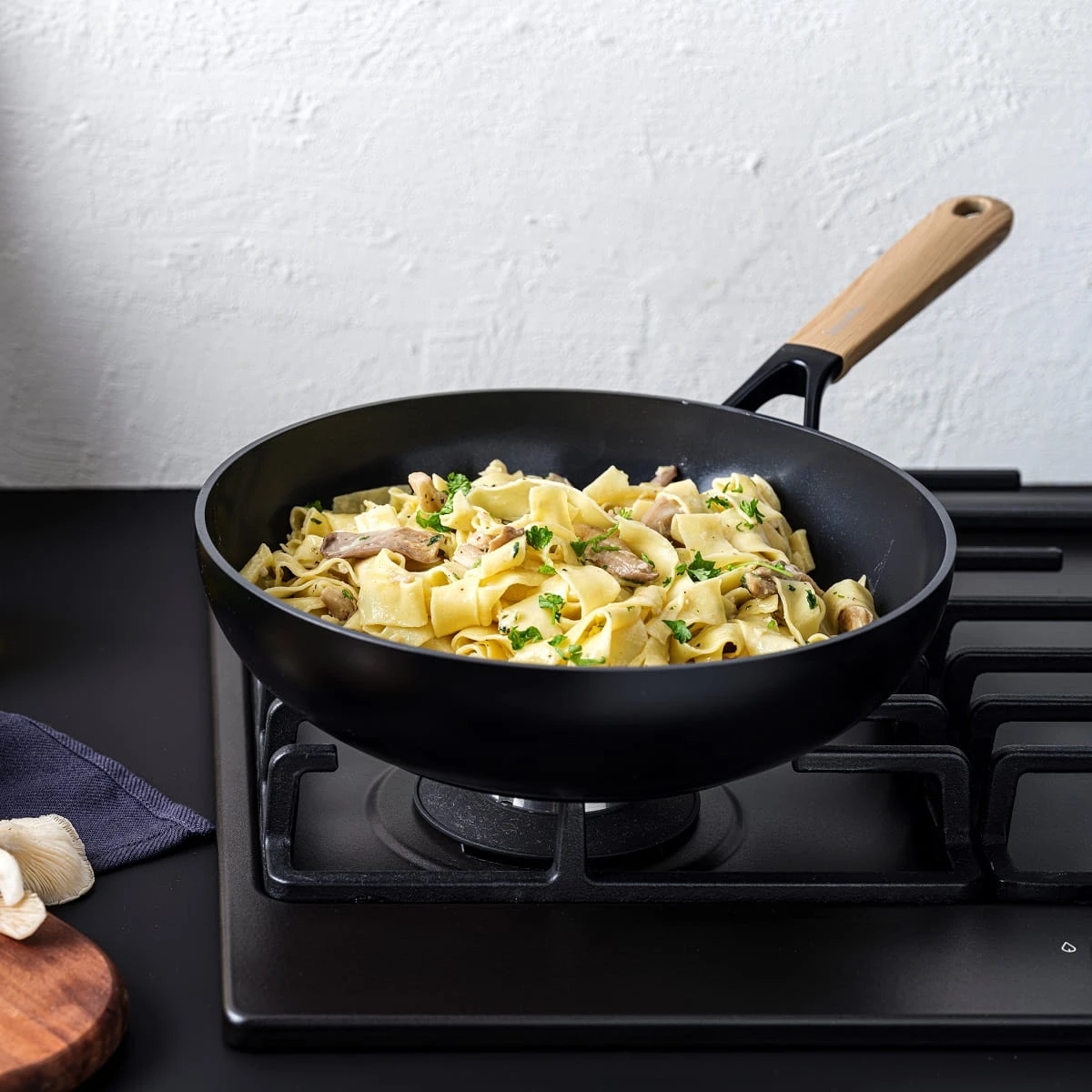 Eco Smartshape<br> Wok, Light Wood - 28cm 3 Eco Smartshape<br> Wok, Light Wood - 28cm - Image 3