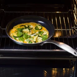 Royal<br> Frying Pan, Black - 24cm -Chic Kitchen Utensils CC007264 016 Royal GreenPan Royal frying pan black 24cm 3 3a2f371c b50c 429b 9ccc f818906a1882