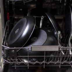 Royal<br> Frying Pan, Black - 24cm -Chic Kitchen Utensils CC007264 016 Royal GreenPan Royal frying pan black 24cm 4 6b0a0d42 92ac 4dbd 876c 98ff27091a72