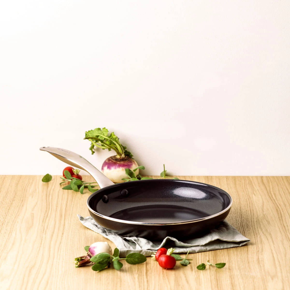 Royal<br> Frying Pan Black - 28cm 1 Royal<br> Frying Pan Black - 28cm