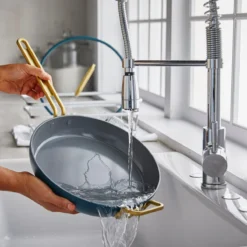 Stanley Tucci™<br> Ceramic Non-Stick 30CM Frypan With Lid | Venetian Teal -Chic Kitchen Utensils CC007794 102 Tucci Stanley Tucci Ceramic Non Stick 30cm Frypan with Lid Venetian Teal 5 b5c86f14 4dde 41ee 9b2b 82712c250d86