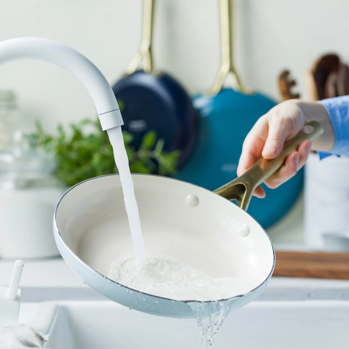 Shades<br> 3pc Cookware Set In Coastal 7 Shades<br> 3pc Cookware Set In Coastal - Image 7